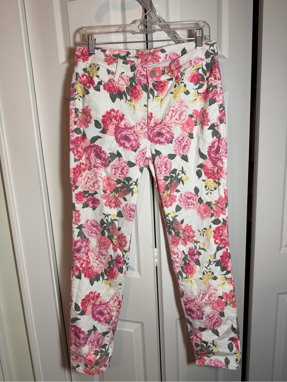 Talbots 8 Pink Floral White Jeans - Printed Stretch Denim
